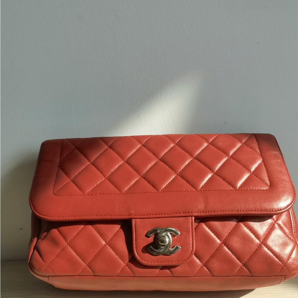 （sent to other platform) Chanel classic flap medium size Diana bag red